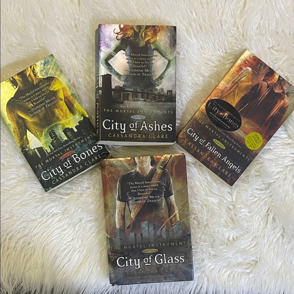The Mortal Instruments Book Series Collection by Cassandra Clare